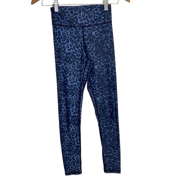 Zyia Stone Leopard Scrunchy Light and Luxe Leggings - Picture 5 of 11